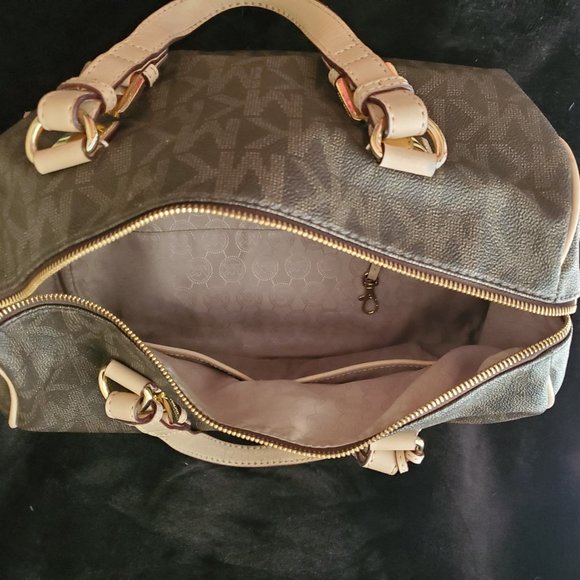 Michael Kors Grayson Handbag and Wristlet - Picture 6 of 9